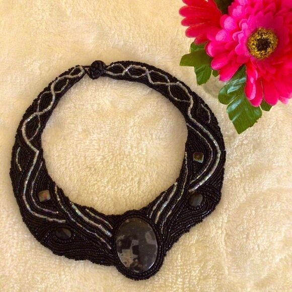 VINTAGE STYLE CHUNKY STONE BEADED CHOKER - Picture 2 of 10